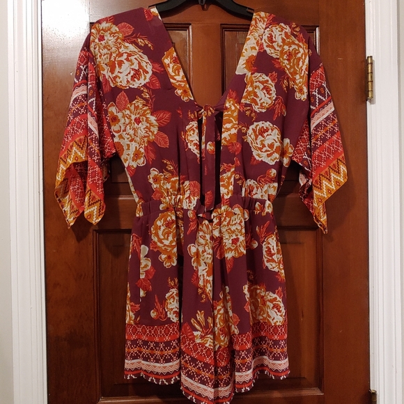 Flowy Floral Romper - Picture 2 of 2